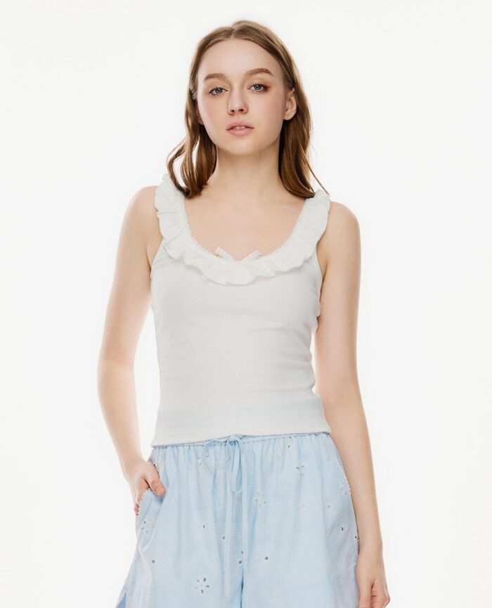 Women's tank top with round neck and lace trim